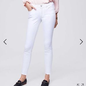 New Loft skinny white jeans